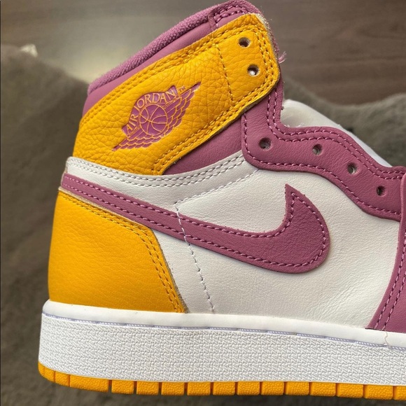 Jordan 1 Retro High OG "Brotherhood" - Picture 4 of 6